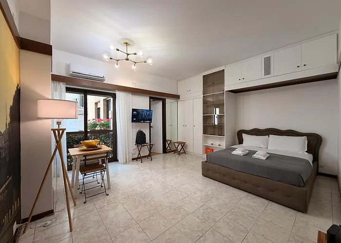Mt Apartment Rom